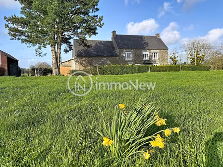 maison en pierres avec dépendances sur une parcelle de 1 hec