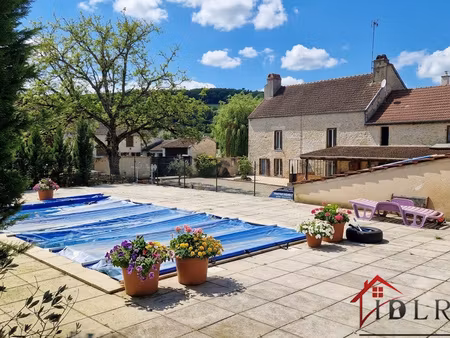 maison seigneuriale (181 m2) avec piscine sur parc clos arbo