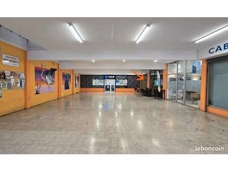 à louer : local commercial de 45m² cc la jonquière