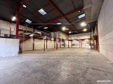 local d'activité 756 m²