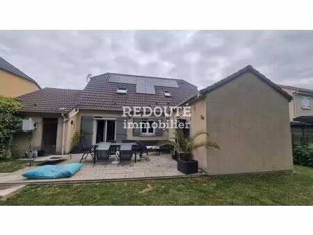 proche reims à bétheny  maison  jardin et garage fermé