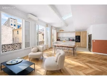 rare – duplex dernier étage – volumes exceptionnels – saint victor / vieux-port