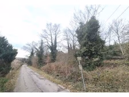 une parcelle de terrain en zone d’habitat à caractère rural