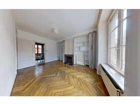 location appartement  46 m² t-2 à écully  680 €