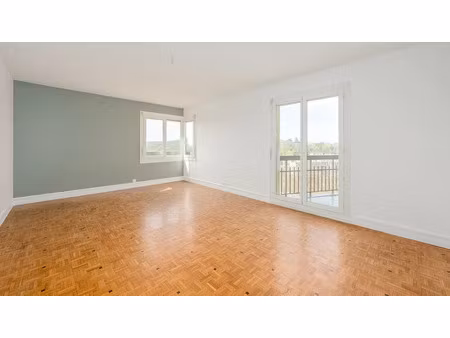 location appartement 2 pièces 63.5 m² à ville-d'avray (92410)  1 305 €