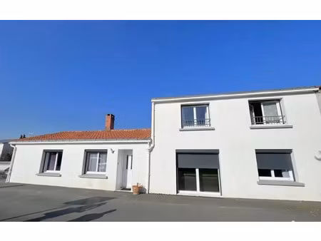 vente maison à nieul-le-dolent (85430) : à vendre / 174m² nieul-le-dolent