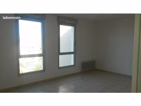 studio 32 m² proche de l'horloge