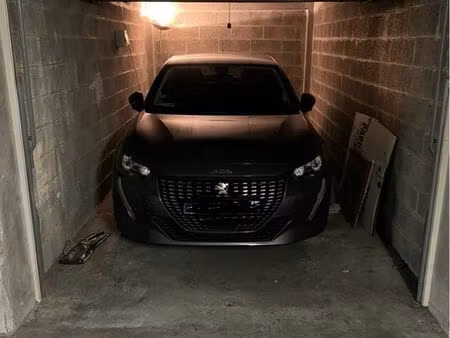 box/garage fermé à ventre