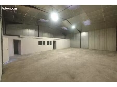 local industriel 200 m²