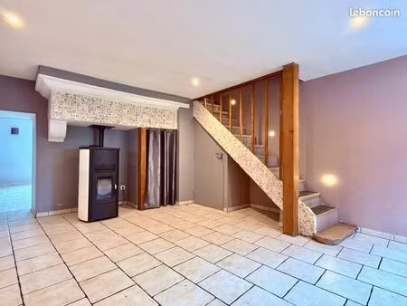 maison 8 pièces 121 m²