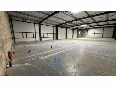 location entrepôt 1 010 m²