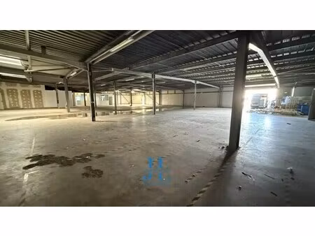 location entrepôt 1 200 m²