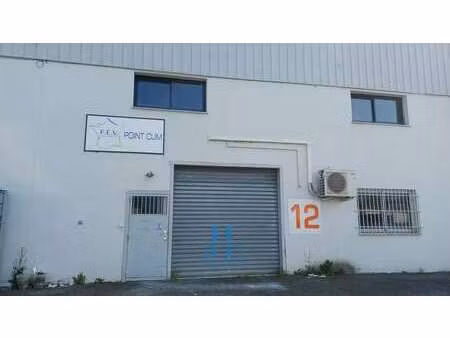 location entrepôt 140 m²