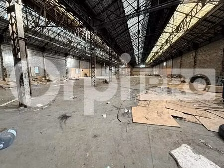 vente entrepôt 2 857 m²