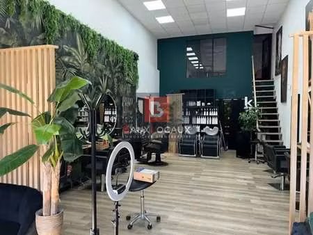 vente local d'activités 100 m²