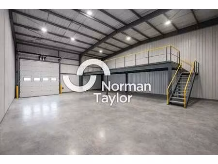 vente local d'activités 124 m²