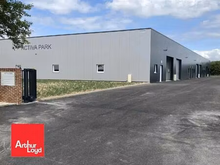 location local d'activités 144 m²