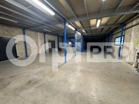 location local d'activités 450 m²