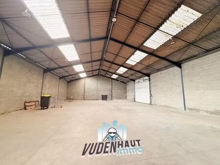 location local d'activités 800 m² à 2 050 m²