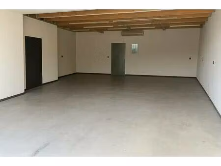 location local d'activités 170 m²