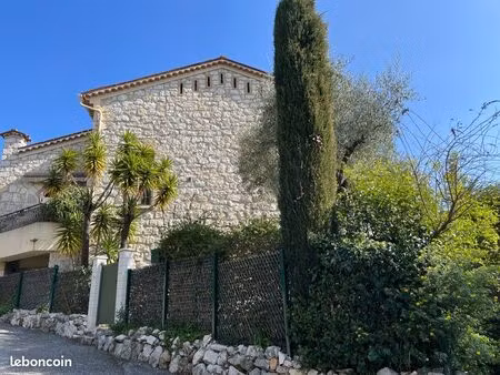 appartement rénové avec son jardin privatif
