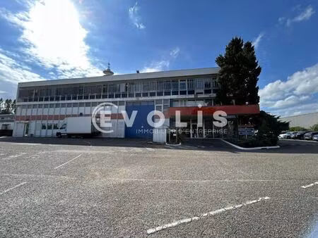 location bureaux 20 m² à 1 559 m²