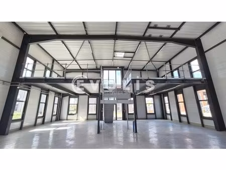 location bureaux 952 m²