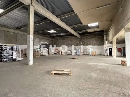 location entrepôt 75 m² à 8 298 m²