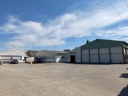 location entrepôt cavaillon 84300 1200m²