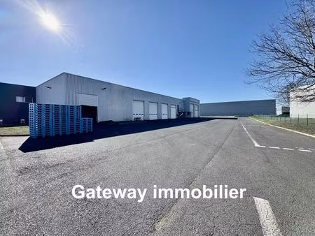 location entrepôt 1 350 m²
