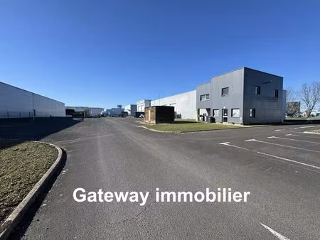 vente entrepôt 1 350 m²