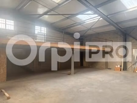 location entrepôt 190 m²