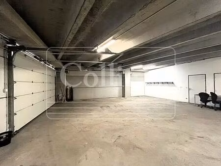 location local d'activités 300 m²