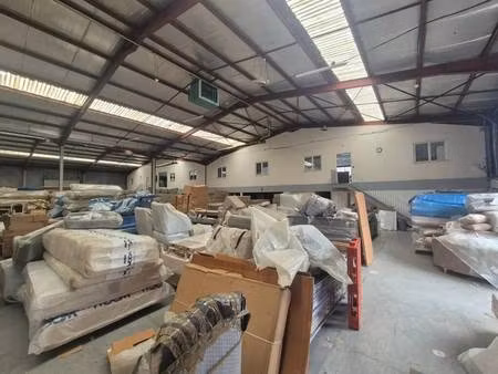 location entrepôt 611 m²