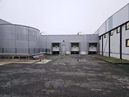 location entrepôt 1 830 m²