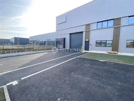 location entrepôt 1 675 m²