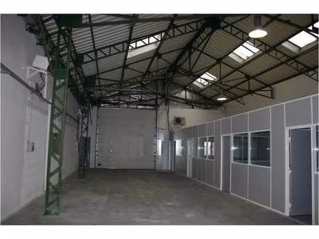 location entrepôt 414 m²