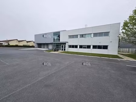 location entrepôt 2 212 m²
