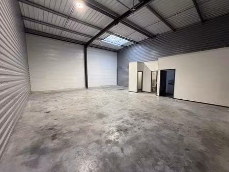 location local d'activités 150 m²