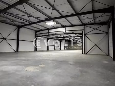 location local d'activités 1 030 m²