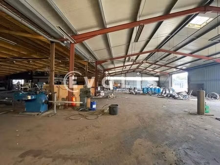 location local d'activités 1 200 m²