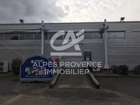 vente local d'activités 2 700 m²