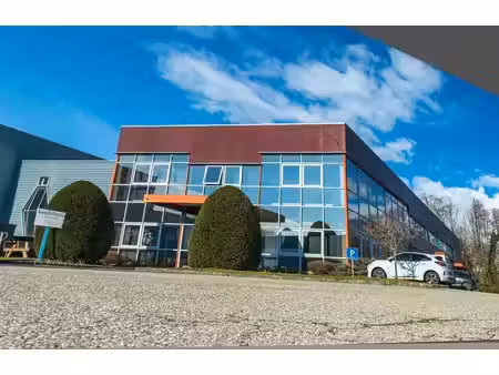 location local d’activités 1240m²