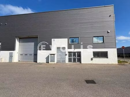 location local d'activités 1 260 m²