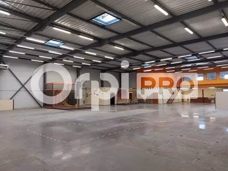 location local d'activités 400 m²