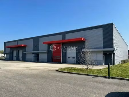 location local d'activités 565 m²