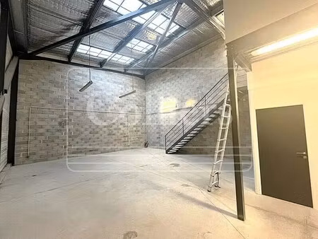 location local d’activités gémenos 13420 150m²