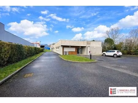 location local d'activités 322 m²