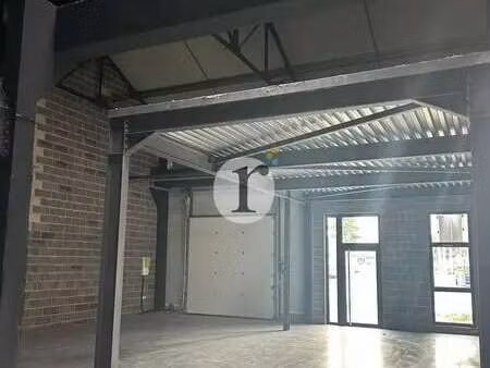 vente local d'activités 412 m²
