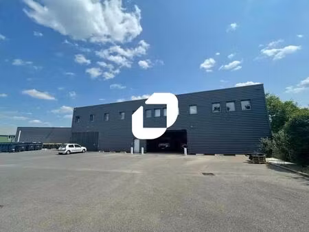 location local d'activités 2 000 m²